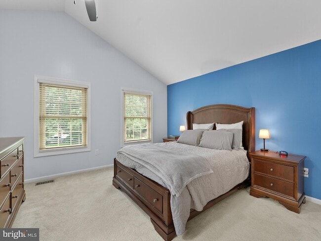 Building Photo - 3044 Emerald Chase Dr