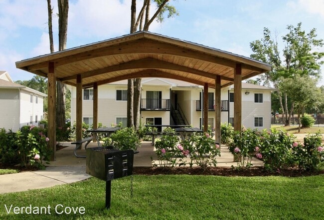 Building Photo - 4260 SE 10th Pl