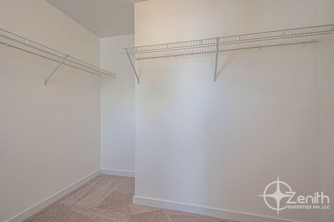 Building Photo - 7021 NE 55th St