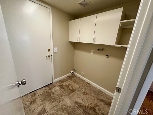 Building Photo - 3680 N Live Oak Ave