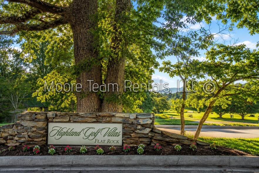 Building Photo - 250 Highland Golf Dr