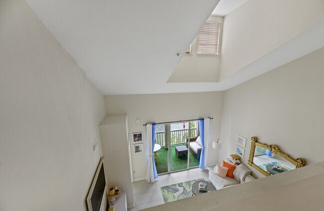 Building Photo - 2801 Chancellorsville Dr