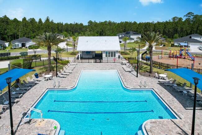 Building Photo - 597 Meadow Ridge Dr
