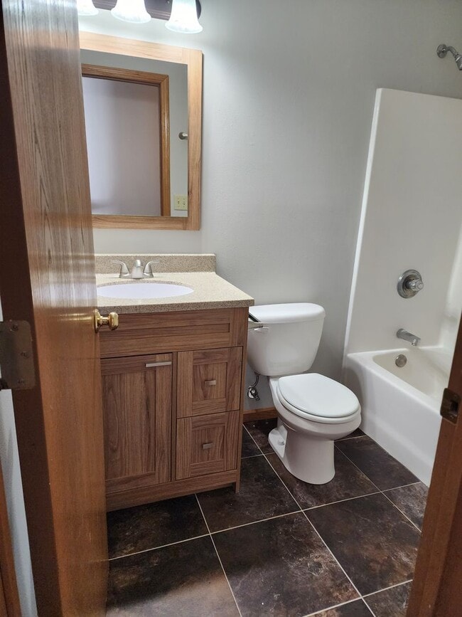 Building Photo - Newly Renovated! 3 Bedroom, 2 Bath, 2 Car ...