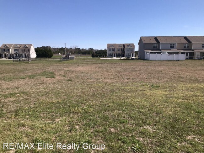 Building Photo - 2 br, 2.5 bath House - 309-3 Burley Drive