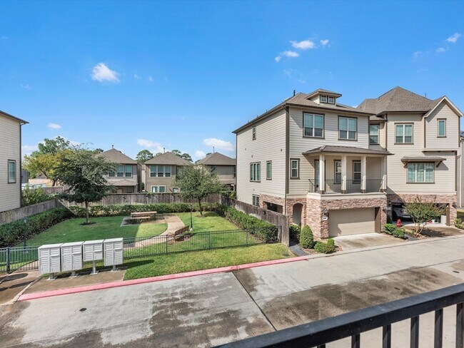 Building Photo - 1762 Sierra Crest Dr