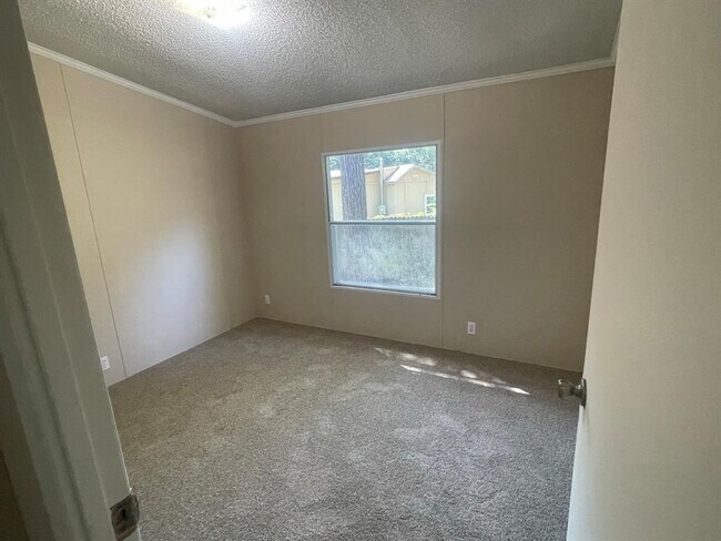 Building Photo - 16407 N Ravenswood Dr