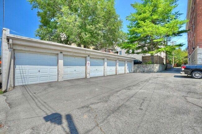 Building Photo - 519 Greenup St