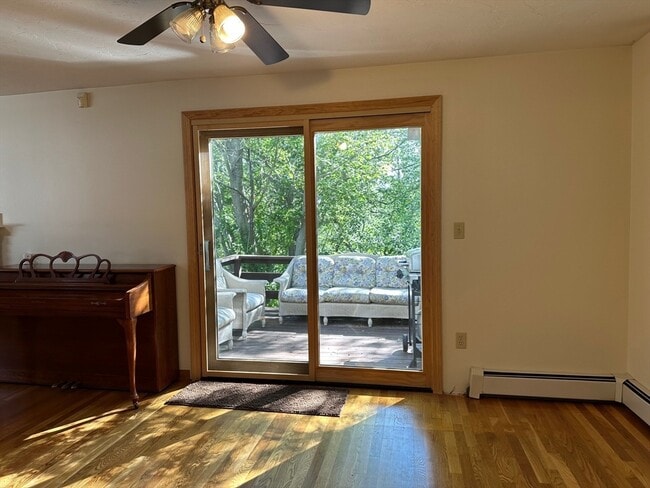 Building Photo - 15 Curlew St