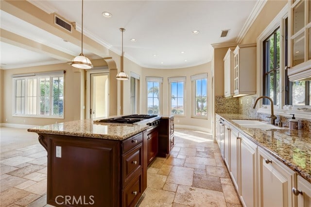 Building Photo - 10 Tasman Sea