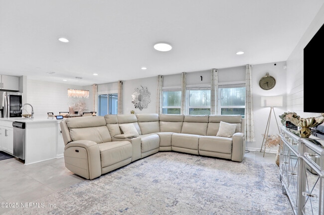 Building Photo - 669 Meadow Ridge Dr