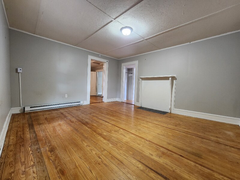 Building Photo - 237 Poole St