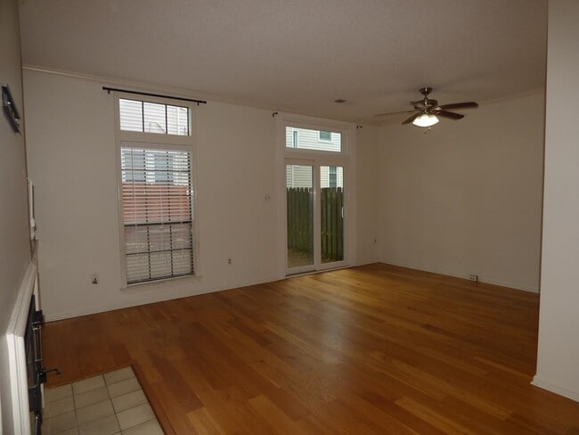 Building Photo - 1695 Belvedere Ct