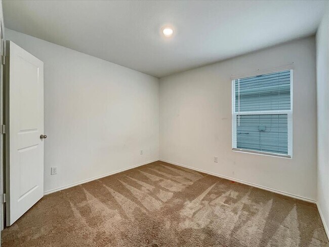 Building Photo - 7509 Jackrabbit Ave