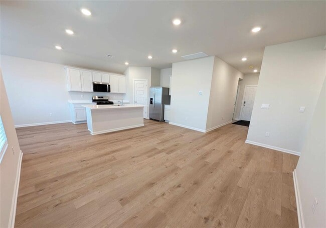 Building Photo - 2917 Ember Dr