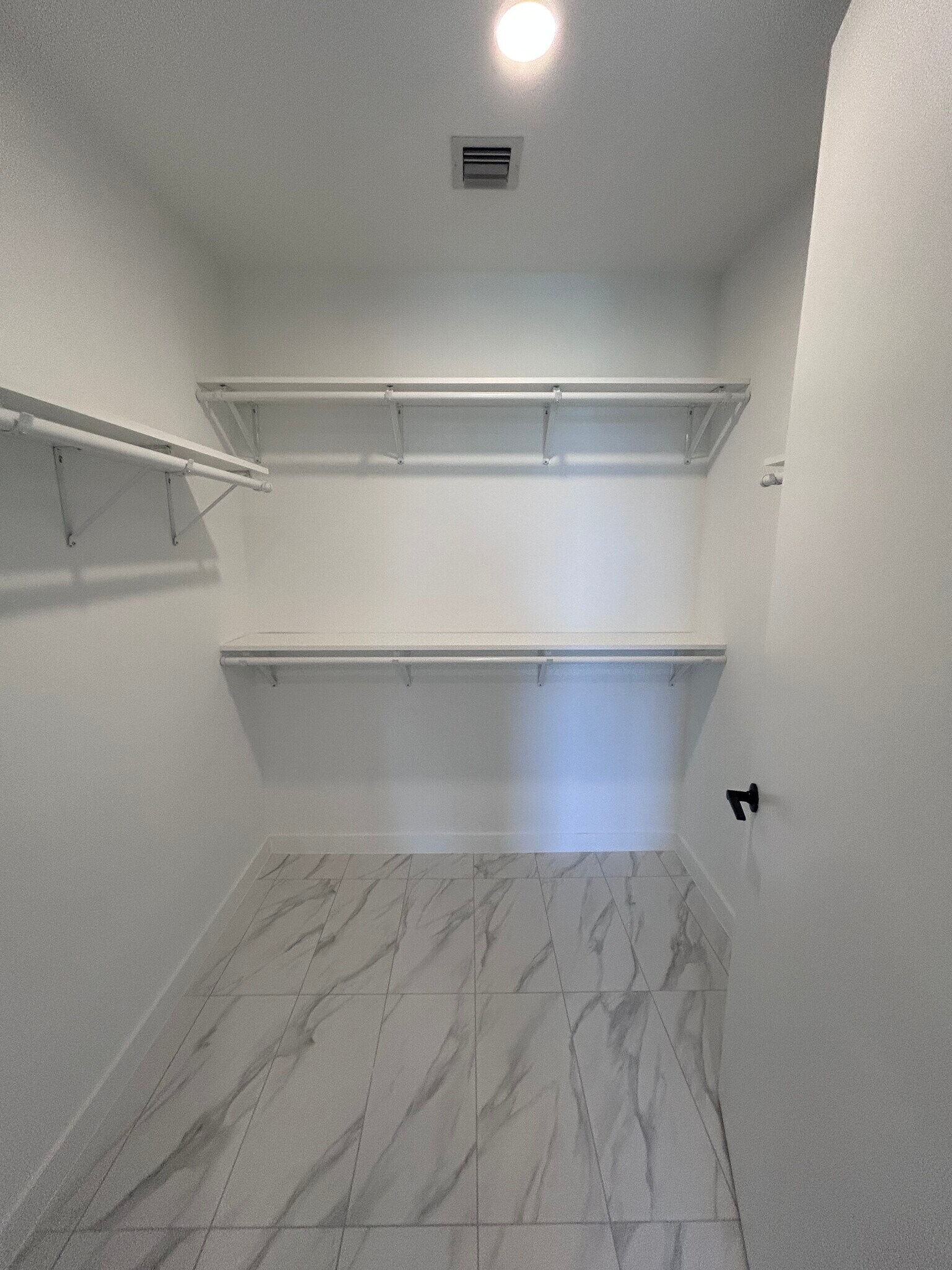 Building Photo - 2303 NE 171st St