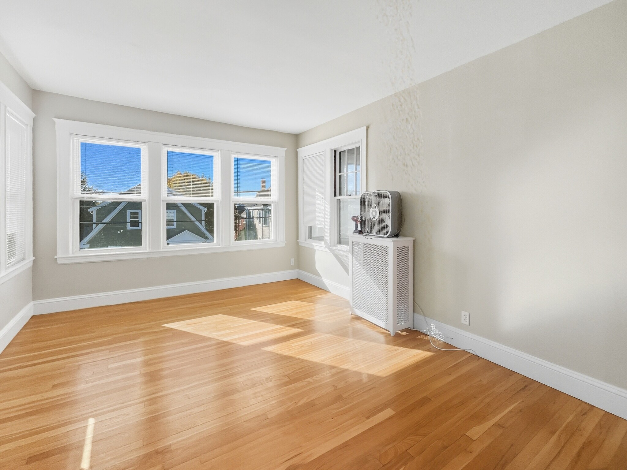 Building Photo - 19 Stearns Ave