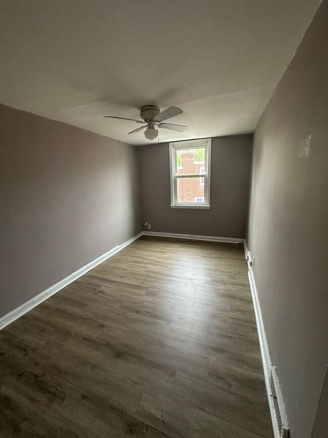 Building Photo - 3 Bed, 1 Bath Townhome in Darby