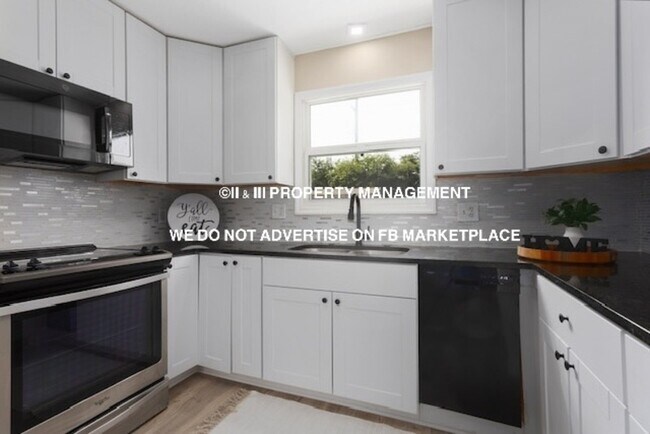 Building Photo - 7801 NE San Rafael Dr