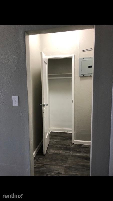 Building Photo - 688 Shatto Pl