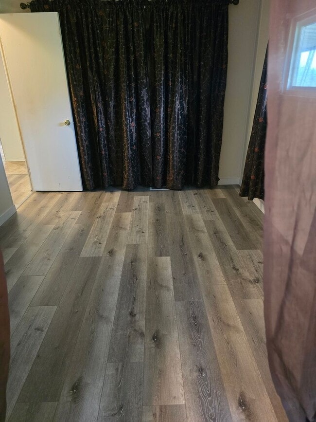 Building Photo - 3 bed 2 bath Mobile Home for rent  Rent in Grants Pass