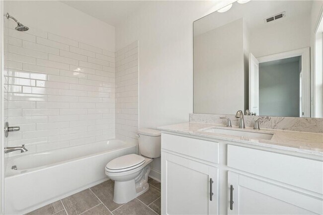 Building Photo - 504 Healy Dr