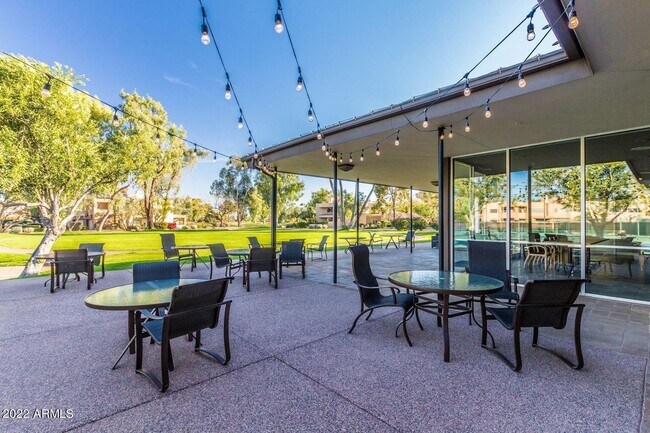 Building Photo - 7525 E Gainey Ranch Rd