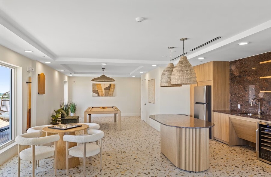 Building Photo - 1710 N J Ter