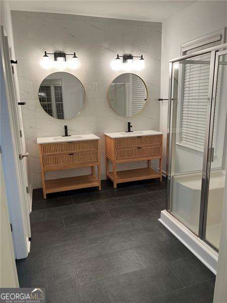 Building Photo - 319 Dexter Dr