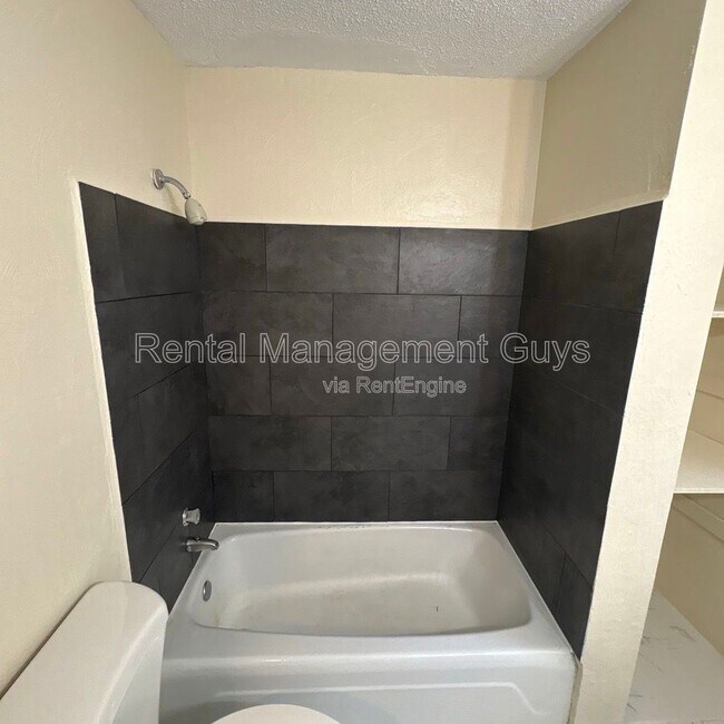 Building Photo - 3643 N Penn Ave