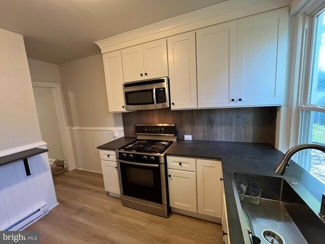 Building Photo - 339 Chestnut St