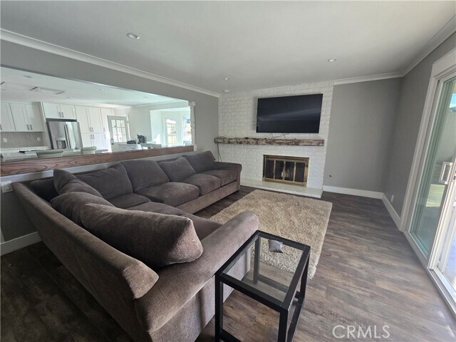 Building Photo - 564 E Fellows Dr