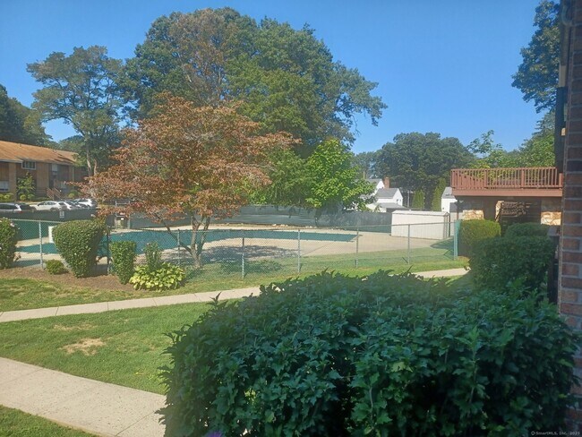 Building Photo - 333 Vincelette St