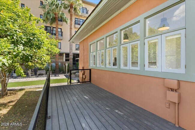 Building Photo - 825 N 3rd Ave