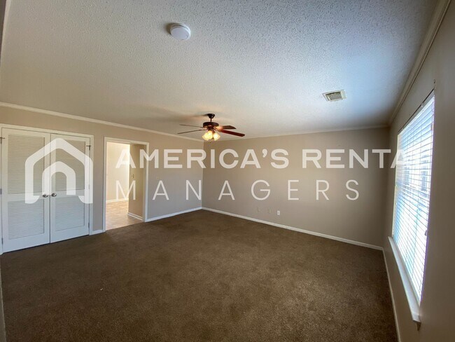 Building Photo - 11418 Oak Arbor Way