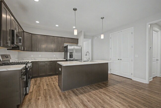 Building Photo - 4482 River Breeze Ln
