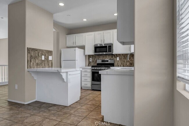 Building Photo - 210 Timberwood