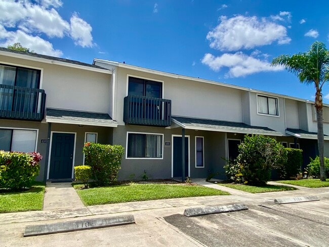 Building Photo - 4104 Inlet Cir