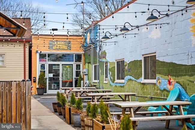 Building Photo - 113 Clifford Ave