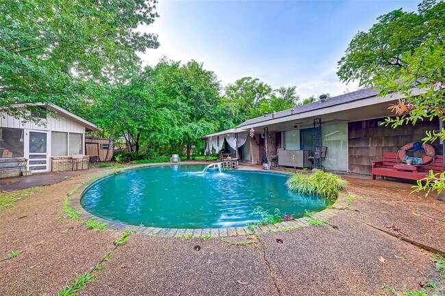 Building Photo - 4628 Roseneath Dr