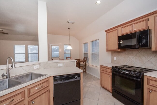 Building Photo - 2811 Eros Ln