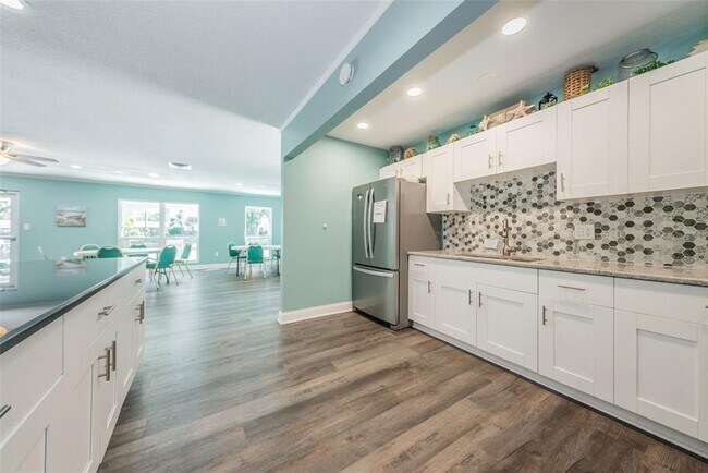 Building Photo - 1000 Crane Ct