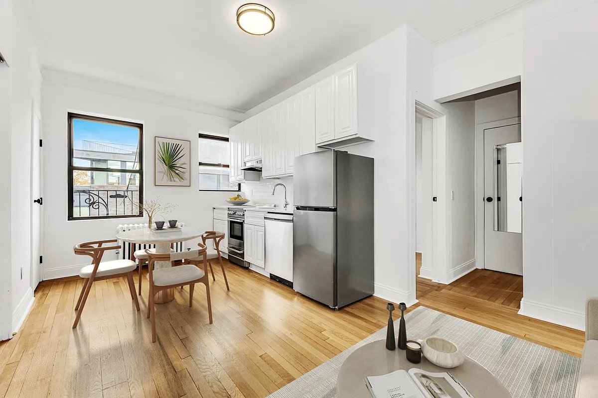 Building Photo - 76 Carmine St