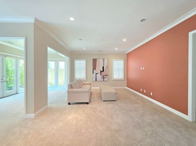 Building Photo - 61 Peppermint