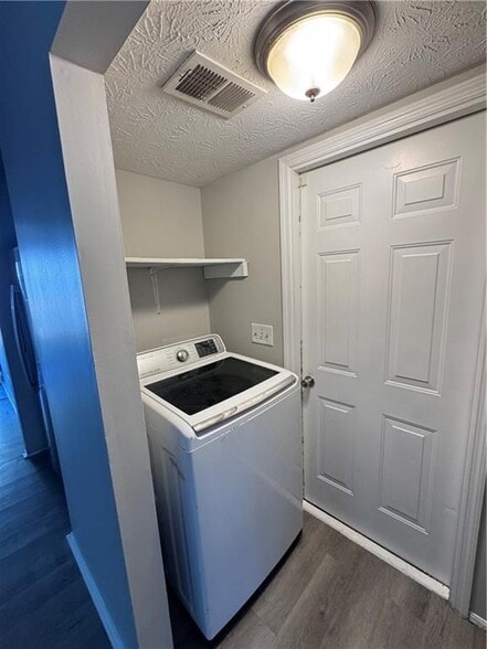 Building Photo - 2441 Northmill Ln