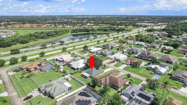 Building Photo - 1622 SW Realty St