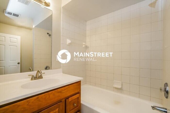 Building Photo - 3 Bedroom Pet-Friendly Home in cape coral, FL with Main Street Renewal