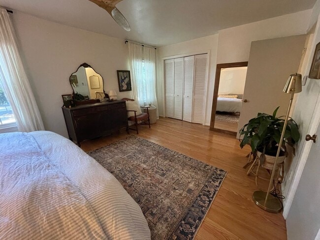 Building Photo - 3BD/2.5BA End Unit Townhouse in Hilltop Area!!