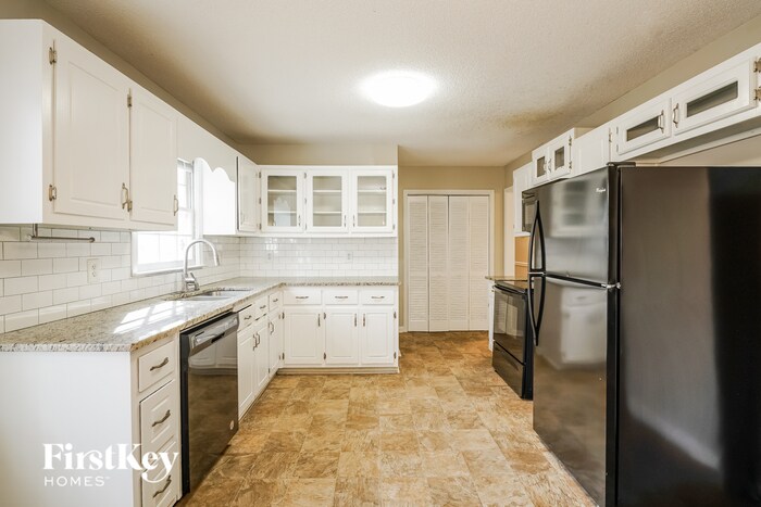 Building Photo - 273 Hollis Cir