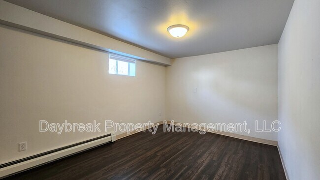 Building Photo - 611 9th Ave N